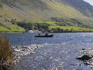  La zona es conocida por las grandes truchas de mar 